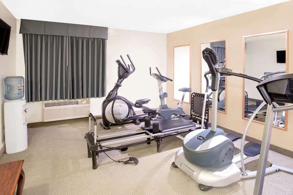 Fitness/ Exercise Room - Baymont Inn & Suites Green Bay