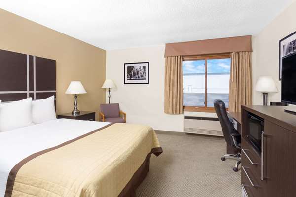  - Baymont Inn & Suites Green Bay