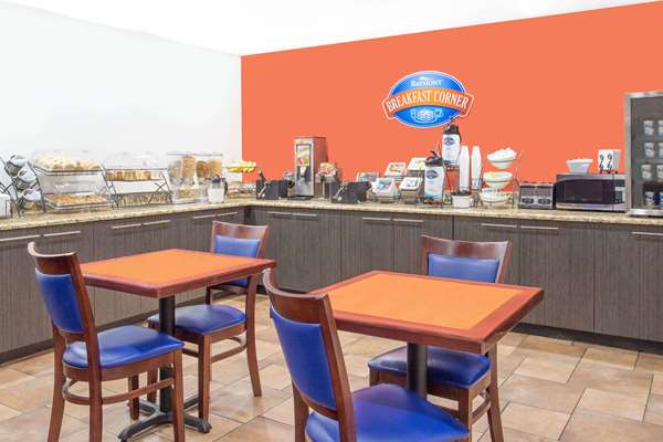  - Baymont Inn & Suites Green Bay