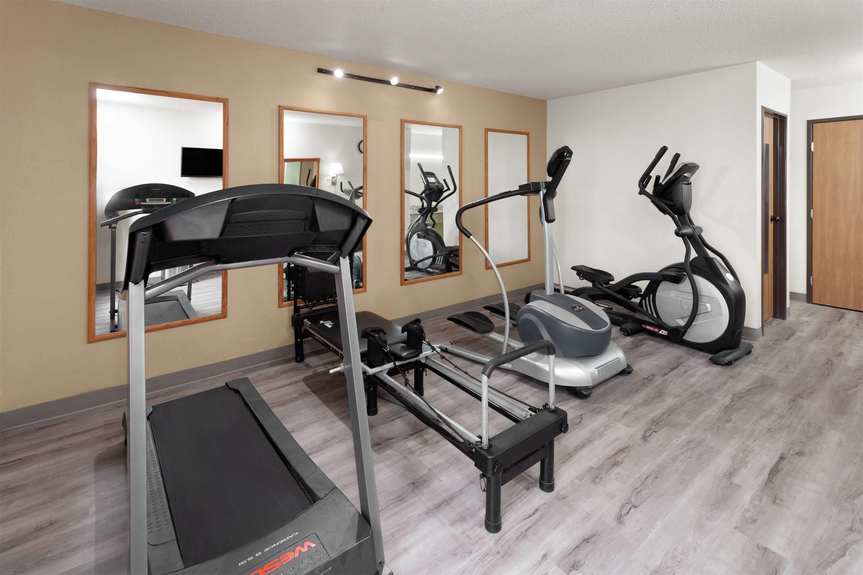 Health club fitness center gym | Baymont by Wyndham Green Bay