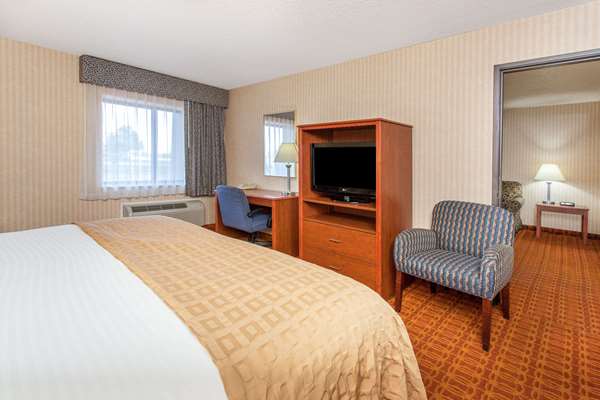  - Baymont Inn & Suites Roseville - I-94, Exit 232