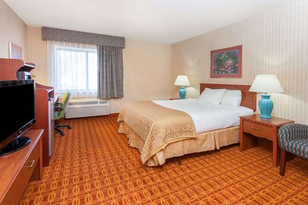  - Baymont Inn & Suites Roseville - I-94, Exit 232