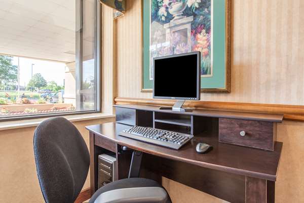 Conference Area - Baymont Inn & Suites Roseville - I-94, Exit 232