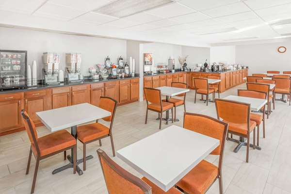  - Baymont Inn & Suites Champaign - I-74, Exit 182