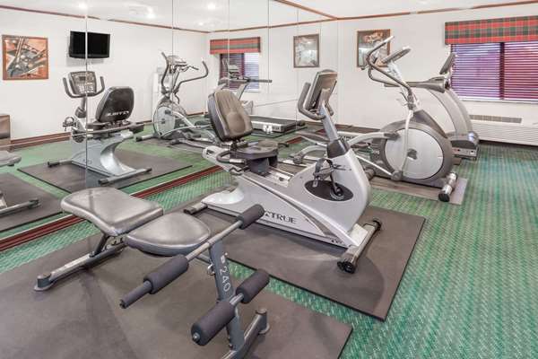 Fitness/ Exercise Room - Baymont Inn & Suites Champaign - I-74, Exit 182