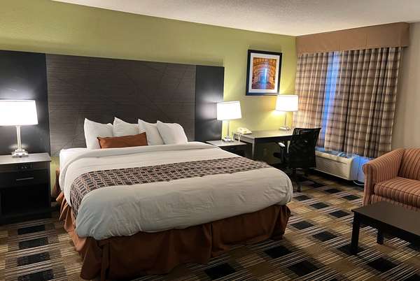  - Baymont Inn & Suites Champaign - I-74, Exit 182