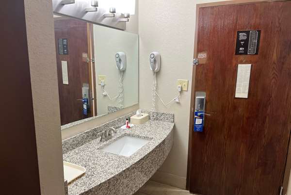  - Baymont Inn & Suites Champaign - I-74, Exit 182
