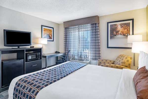  - Baymont Inn & Suites Champaign - I-74, Exit 182