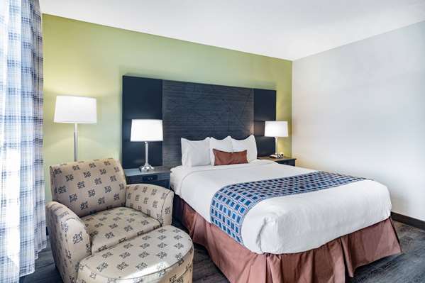  - Baymont Inn & Suites Champaign - I-74, Exit 182
