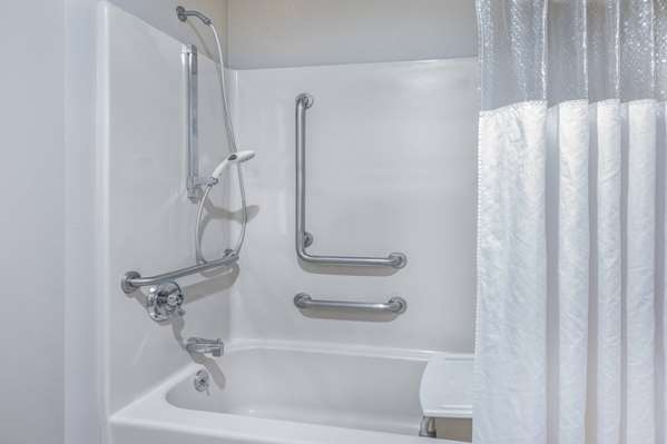  - Baymont Inn & Suites Champaign - I-74, Exit 182