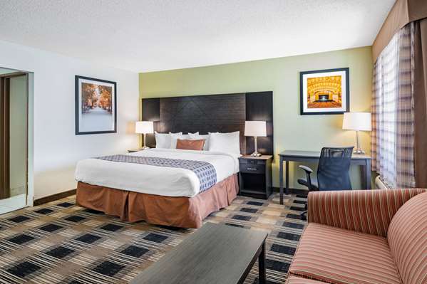 Suite - Baymont Inn & Suites Champaign - I-74, Exit 182