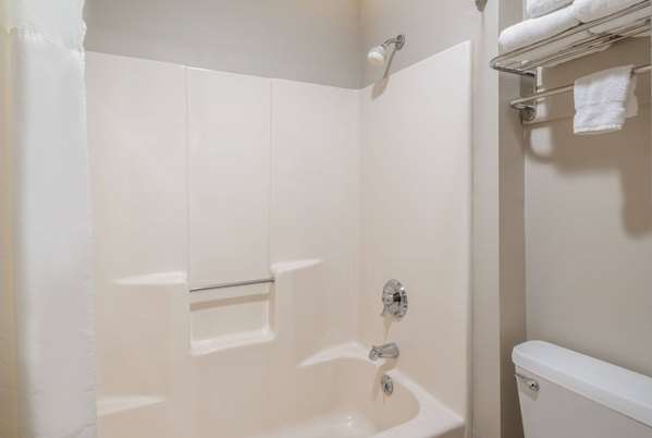  - Baymont Inn & Suites Champaign - I-74, Exit 182