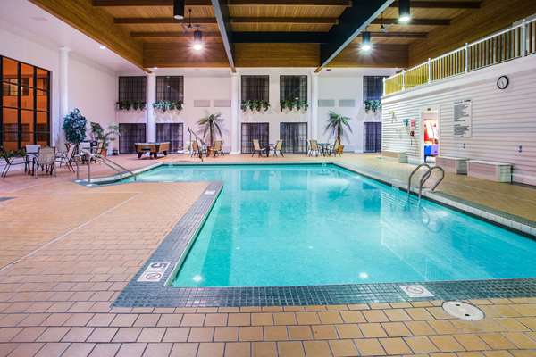 Pool - Baymont Inn & Suites West Madison