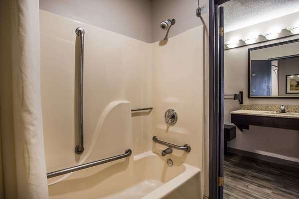  - Baymont Inn & Suites West Madison