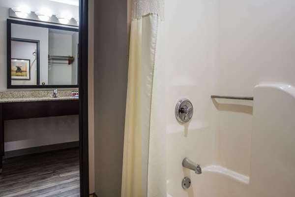  - Baymont Inn & Suites West Madison