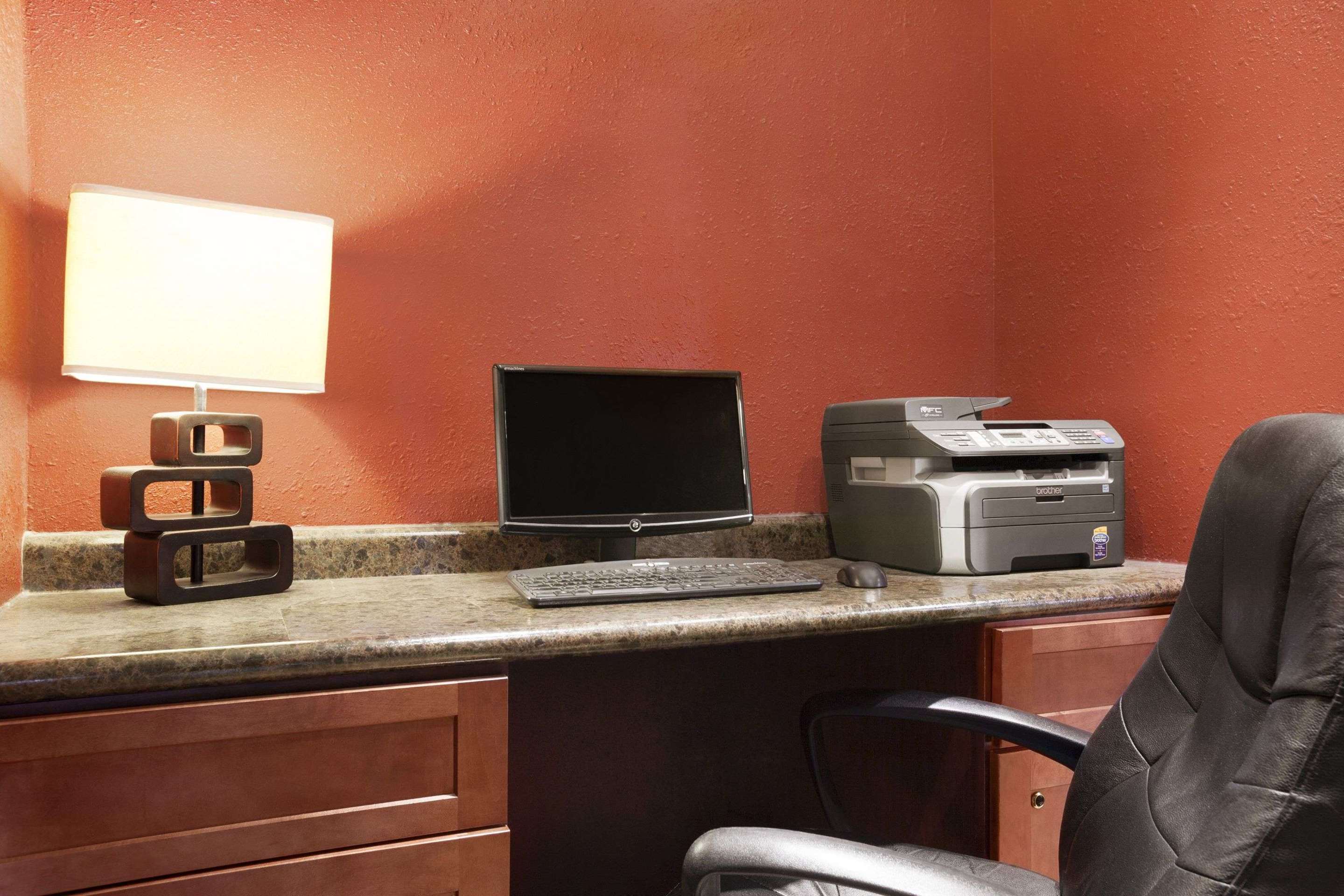 Business Center | Baymont by Wyndham Sioux Falls