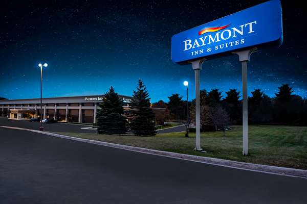 Exterior view - Baymont Inn & Suites Traverse City