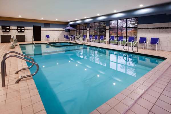 Pool - Baymont Inn & Suites Traverse City
