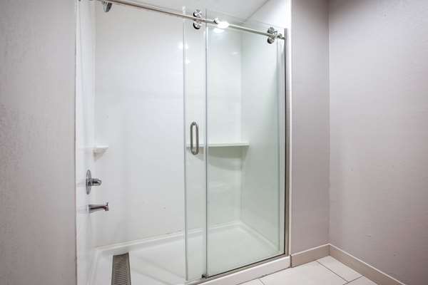  - Baymont Inn & Suites Traverse City