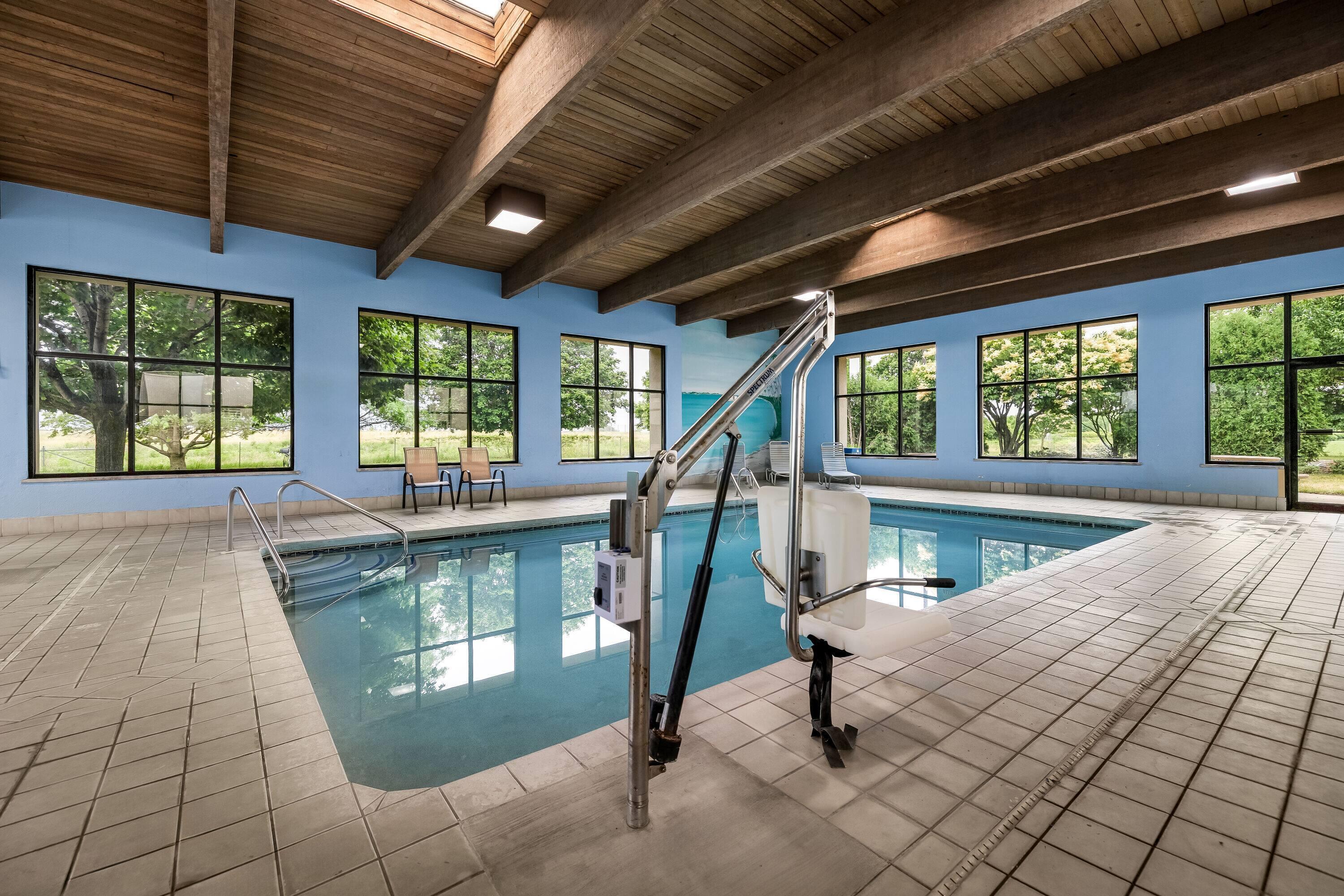 Pool - indoor