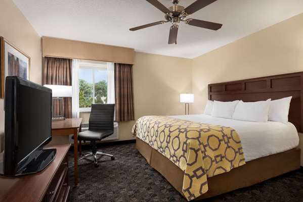 Suite - Baymont Inn & Suites Mt Pleasant