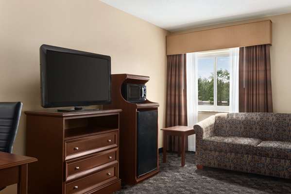 Suite - Baymont Inn & Suites Mt Pleasant