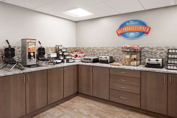 Restaurant - Baymont Inn & Suites Mt Pleasant