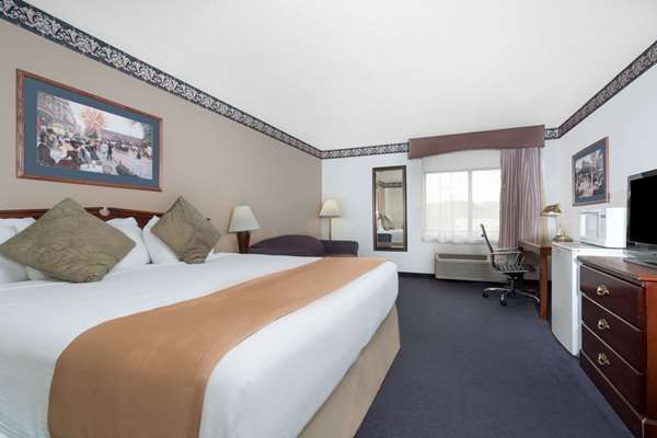  - Baymont Inn & Suites Onalaska - I-90, Exit 5