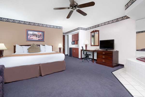 Suite - Baymont Inn & Suites Onalaska - I-90, Exit 5