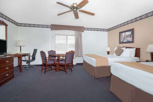  - Baymont Inn & Suites Onalaska - I-90, Exit 5