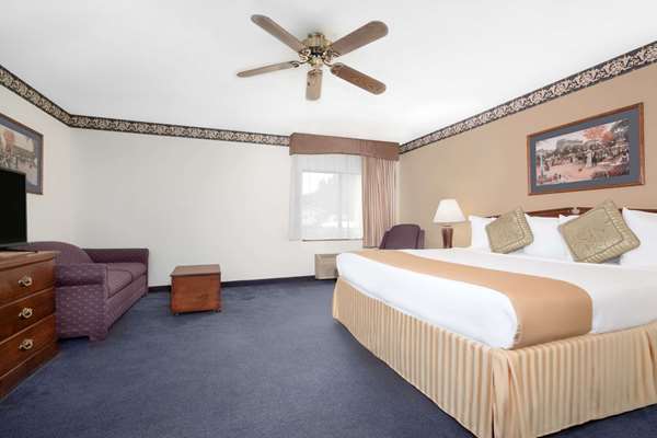  - Baymont Inn & Suites Onalaska - I-90, Exit 5