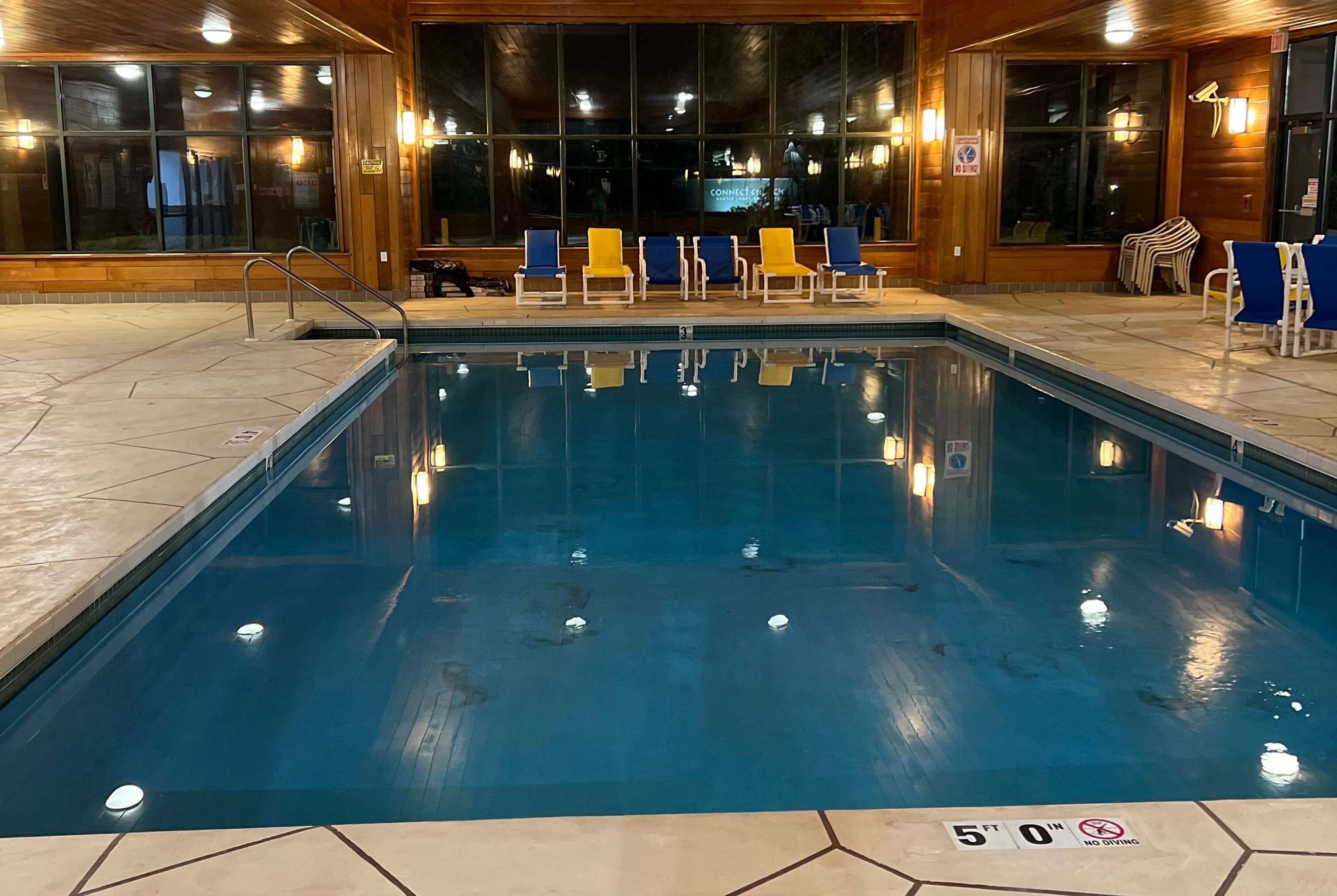 Pool | Baymont by Wyndham La Crosse/Onalaska