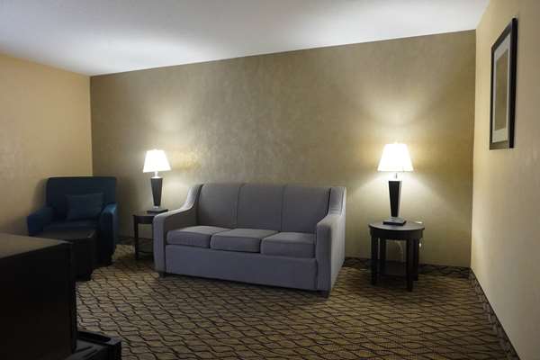 Suite - Baymont Inn & Suites Bridgeport - I-75, Exit 144