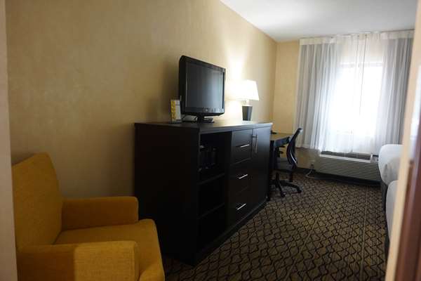  - Baymont Inn & Suites Bridgeport - I-75, Exit 144