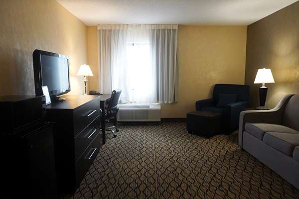 Suite - Baymont Inn & Suites Bridgeport - I-75, Exit 144