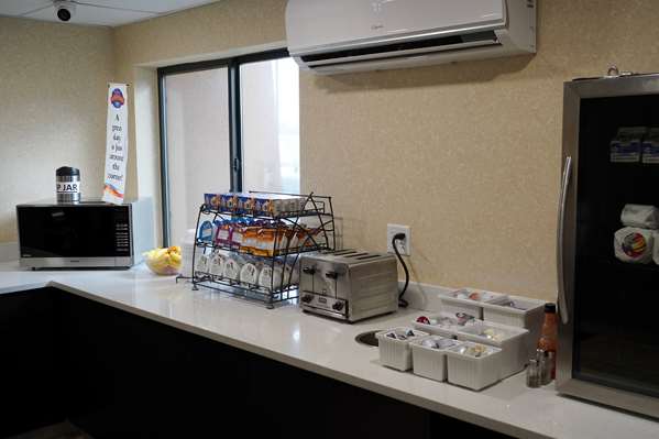  - Baymont Inn & Suites Bridgeport - I-75, Exit 144