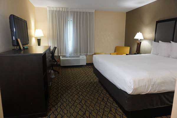  - Baymont Inn & Suites Bridgeport - I-75, Exit 144