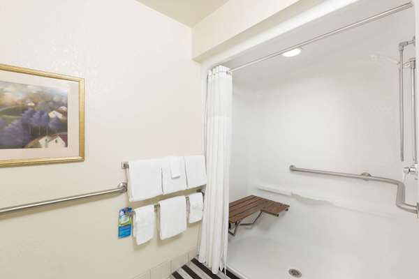  - Baymont Inn & Suites Airport Des Moines