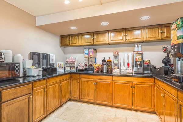  - Super 8 Hotel Metairie