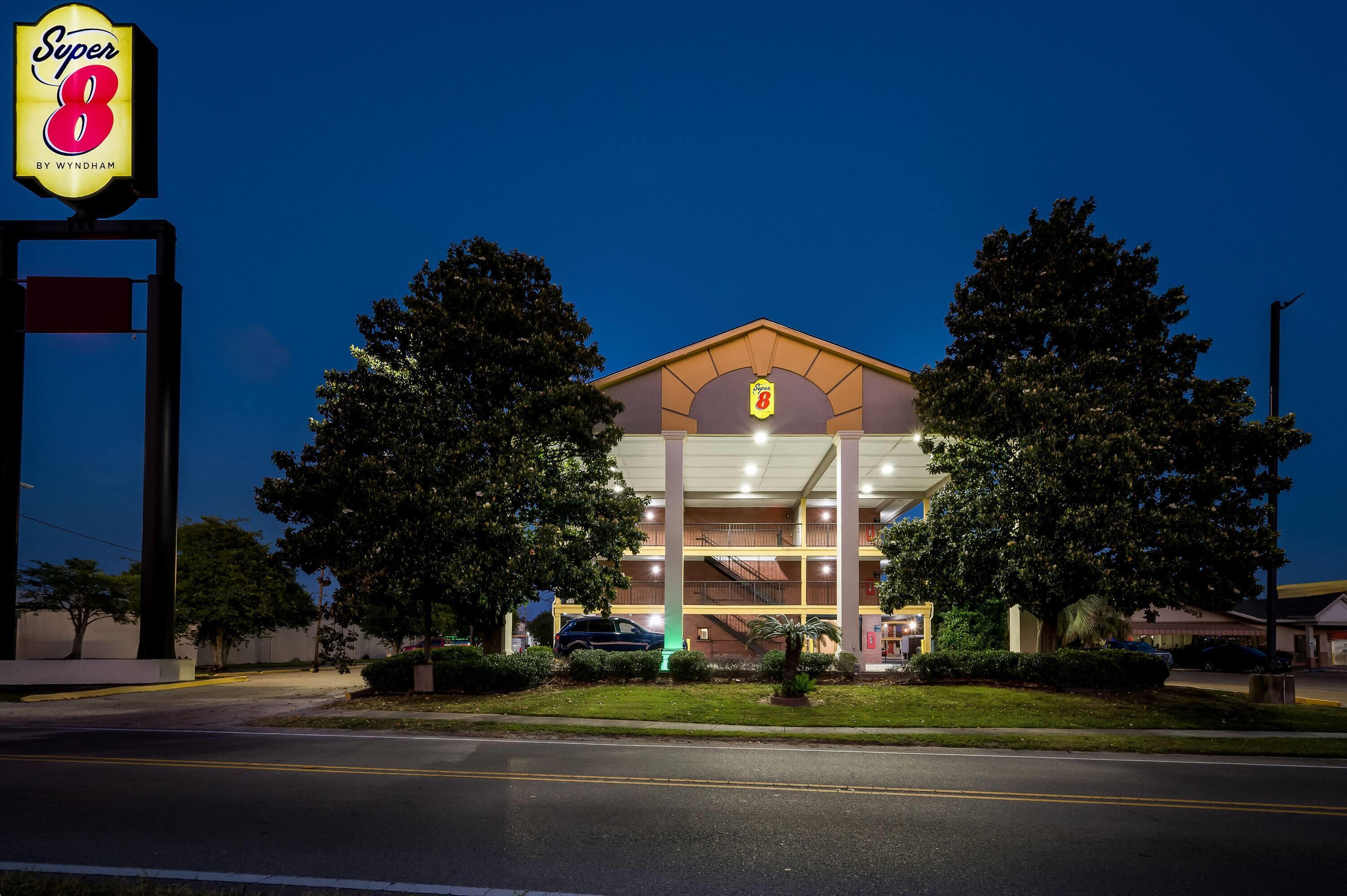 Exterior | Super 8 by Wyndham Metairie