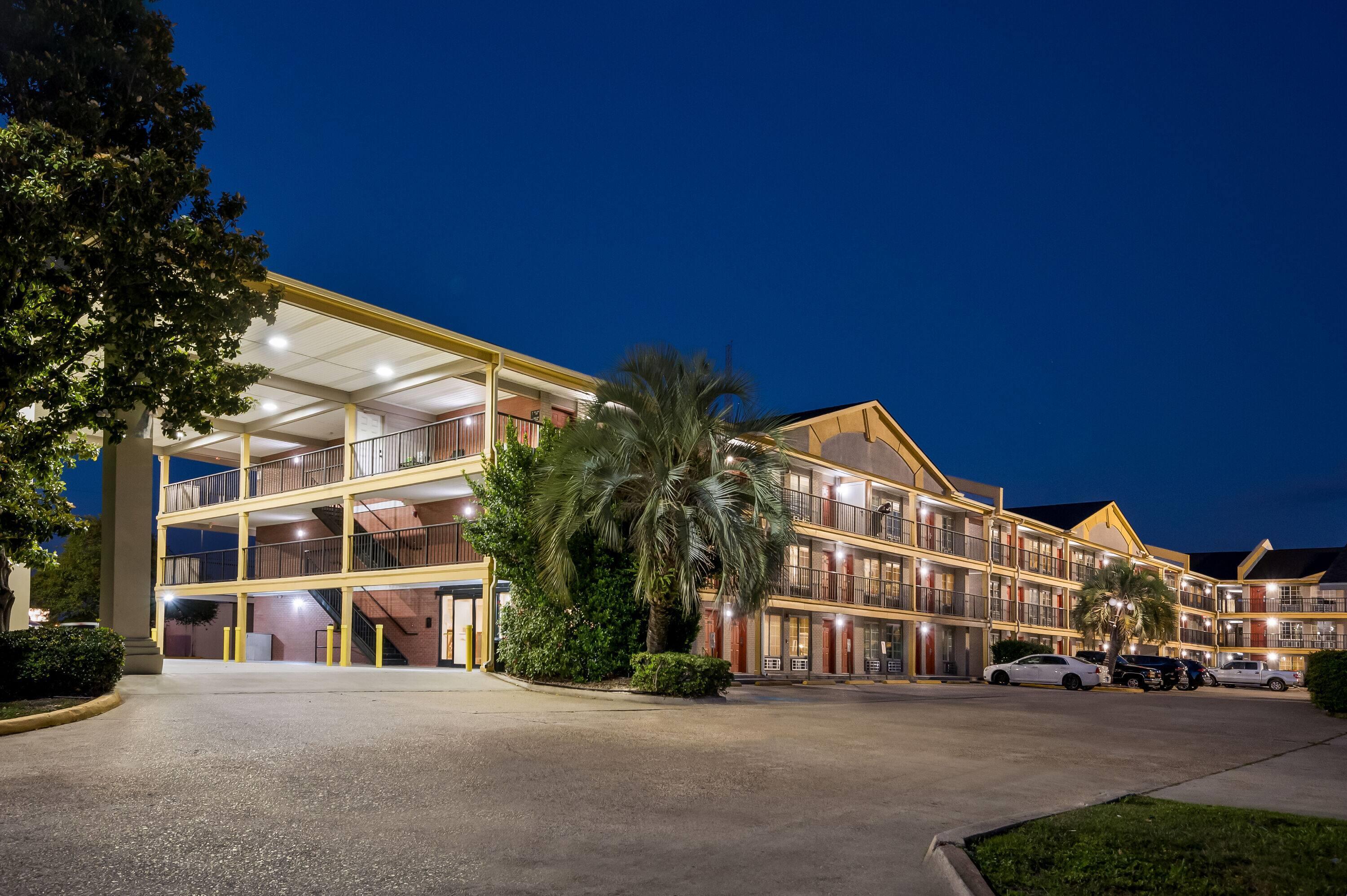 Exterior | Super 8 by Wyndham Metairie