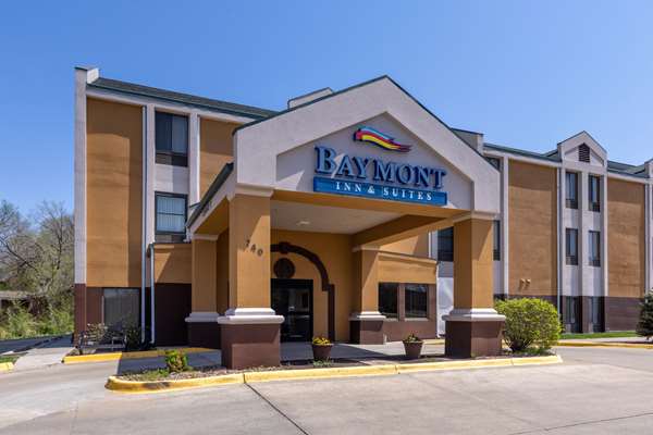 Exterior view - Baymont Inn & Suites Lawrence