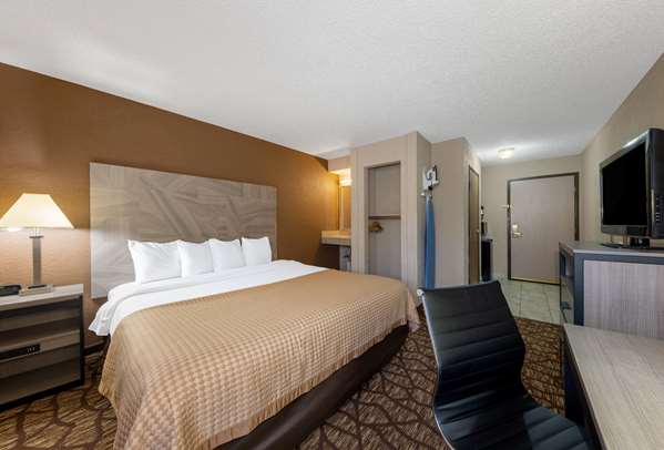  - Baymont Inn & Suites Lawrence