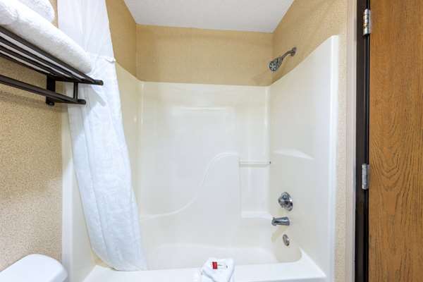  - Baymont Inn & Suites Lawrence