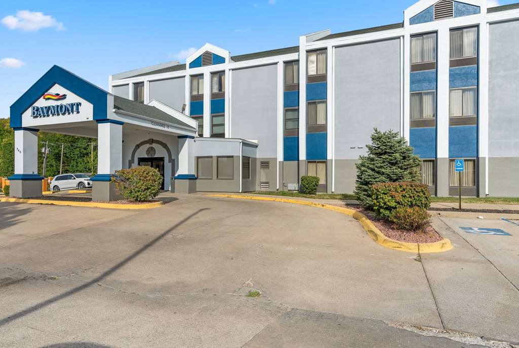 Baymont Inn & Suites Lawrence