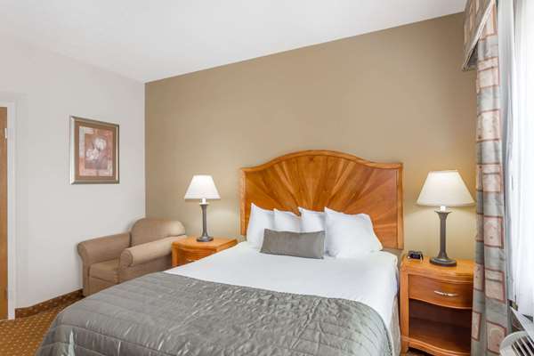  - Baymont Inn & Suites Asheville - I-40, Exit 50