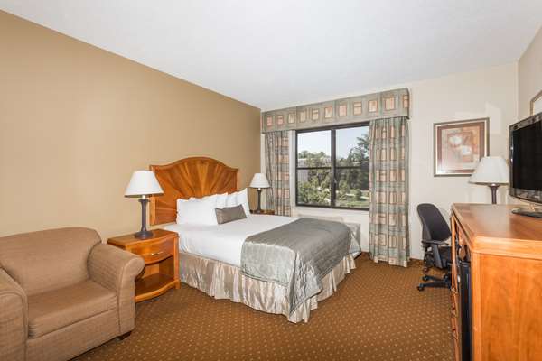  - Baymont Inn & Suites Asheville - I-40, Exit 50