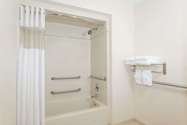  - Baymont Inn & Suites Asheville - I-40, Exit 50