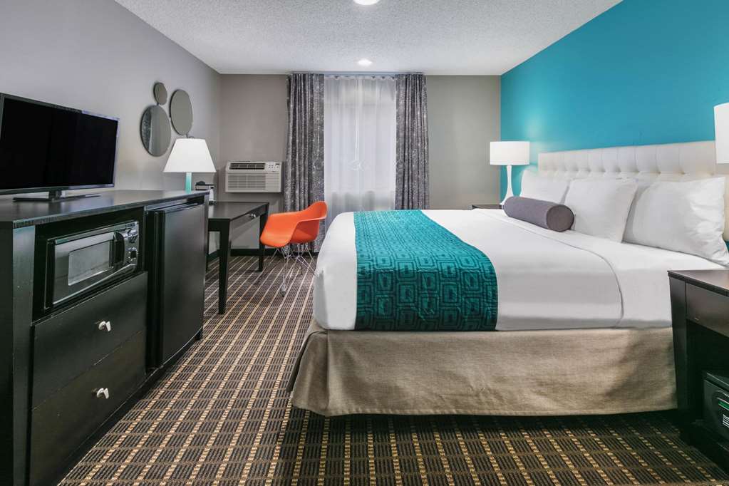 HOWARD JOHNSON NEW BRAUNFELS-guestroom-Guest Room,On-Site.jpg