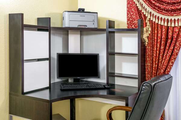 Conference Area - Days Inn Northwest Houston